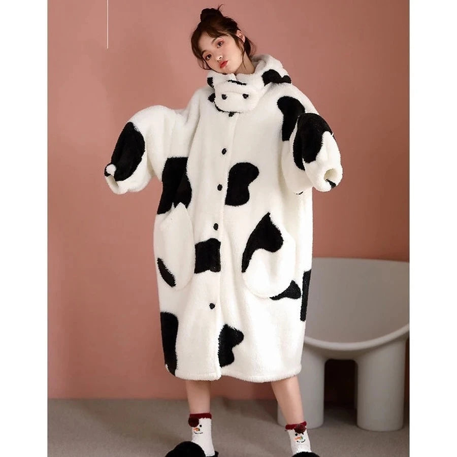 "B/W Cow Pattern" - Women's 2-Piece Fleece Pyjamas/Sleepwear/Loungewear for Winter/Autumn