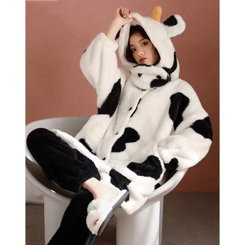 "B/W Cow Pattern" - Women's 2-Piece Fleece Pyjamas/Sleepwear/Loungewear for Winter/Autumn