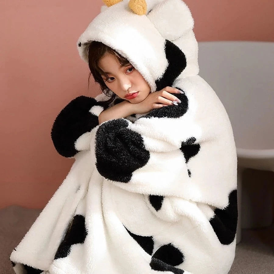 "B/W Cow Pattern" - Women's 2-Piece Fleece Pyjamas/Sleepwear/Loungewear for Winter/Autumn