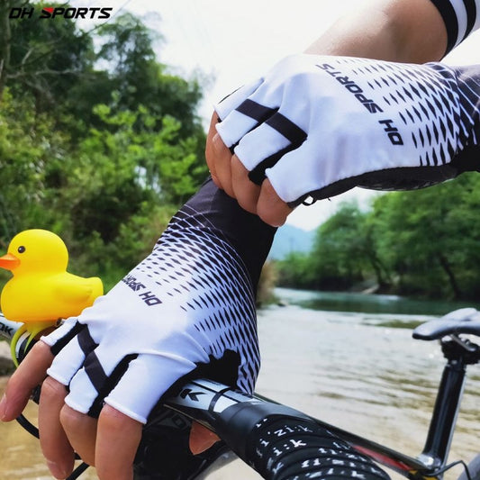 Sports Bicycle Set - 1Pair Half /Full Finger Cycling Gloves plus 1Pair Cycling Socks - Unisex - White/Black-3 Sizes